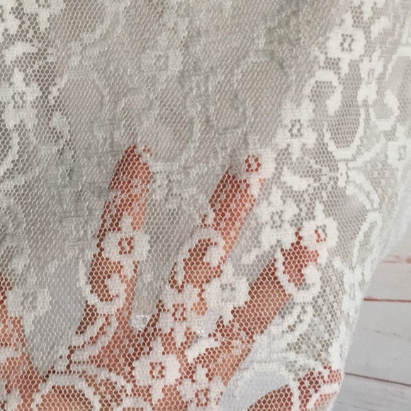 Cream Tie Front Lace Back Sleeveless Button Down - Picture 3 of 3